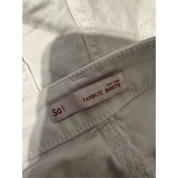 So Womens Shorts Sz 1 Favorite Low Rise Shortie Cut Off Distressed White juniors - Picture 4 of 4